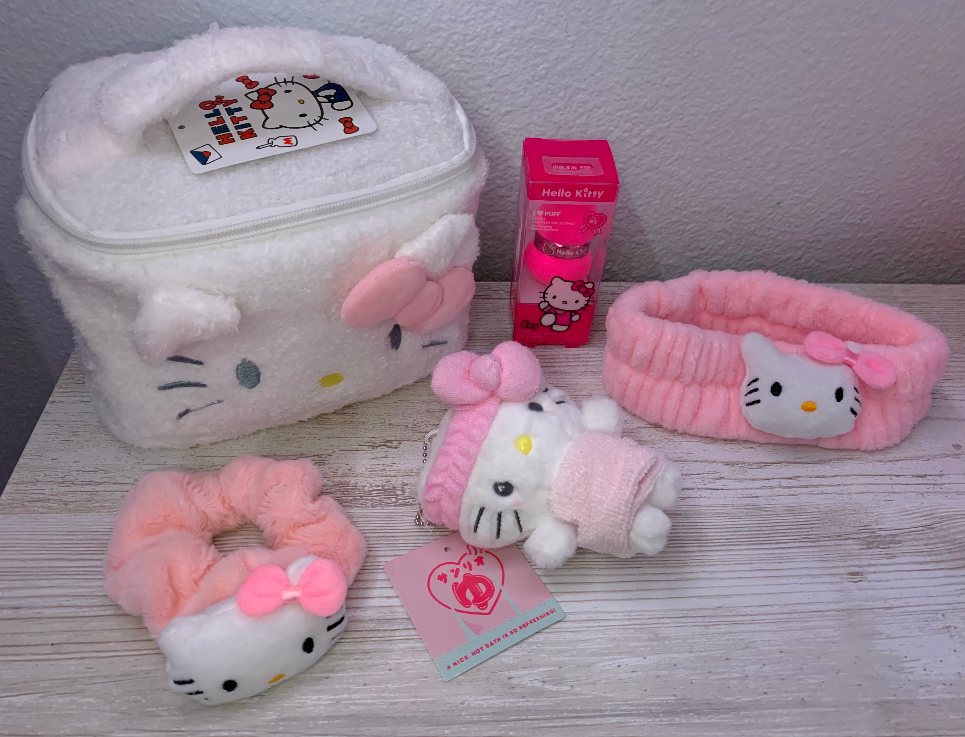 Hello Kitty Christmas Self Care Bundle on sale